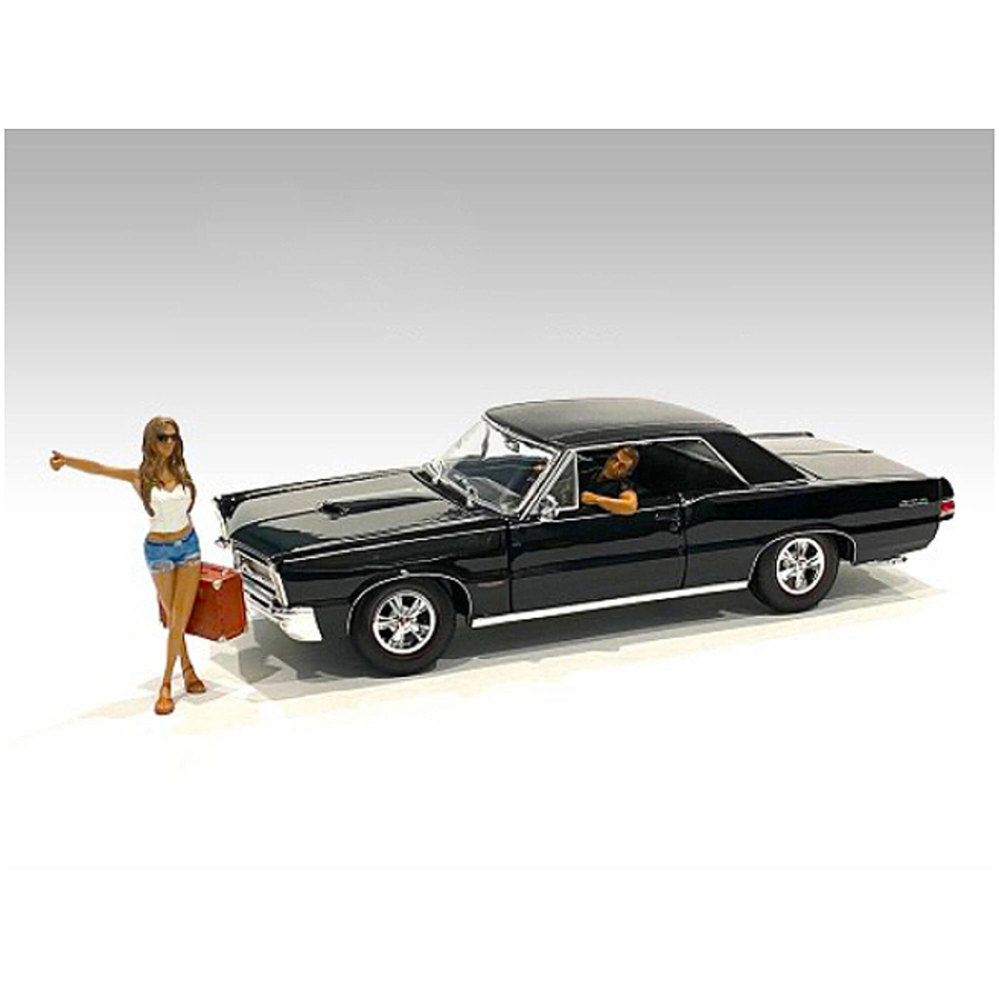American Diorama Figurine Set - Hitchhiker White Shirt for 1/24 Models, 2 Piece