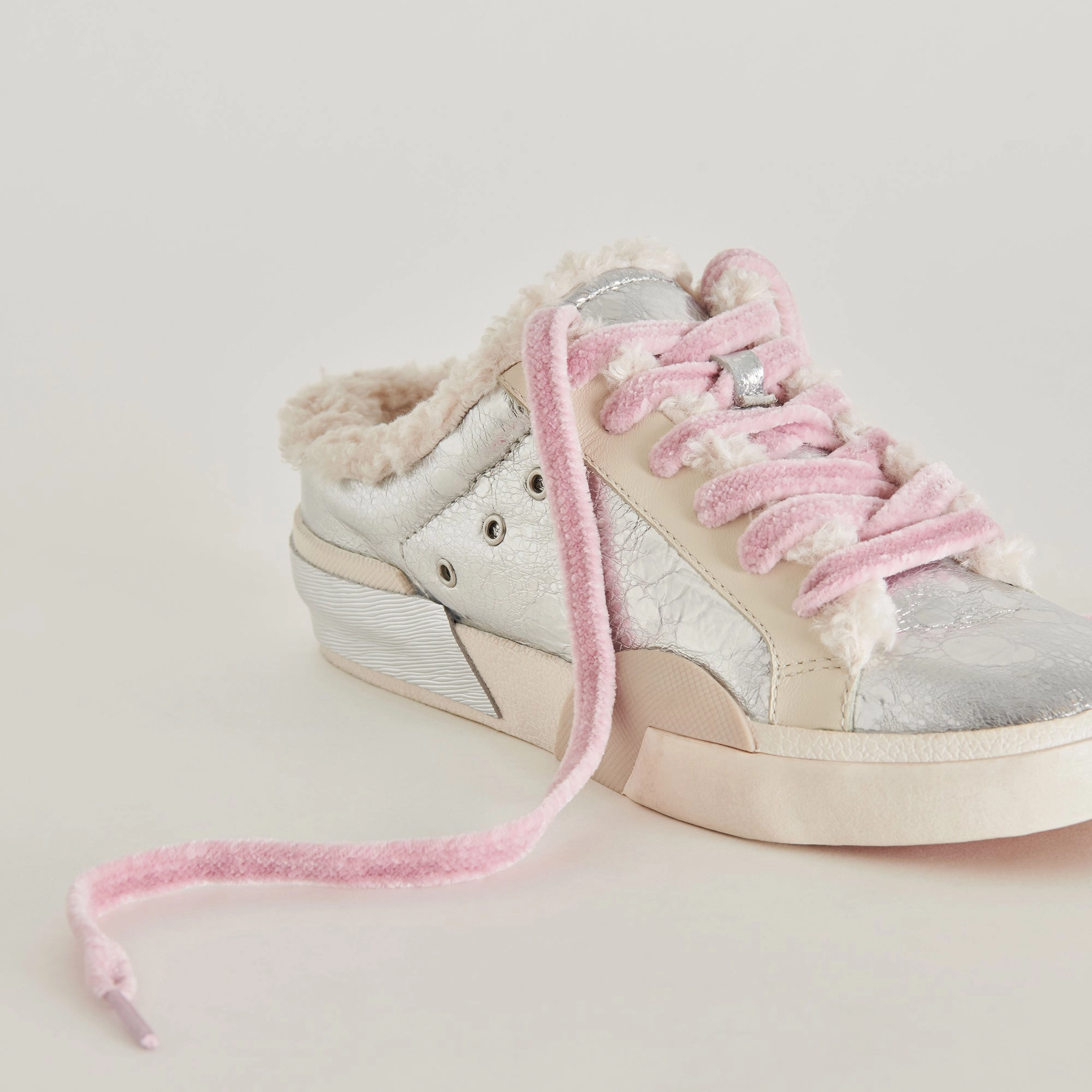FUZZY LACE PINK