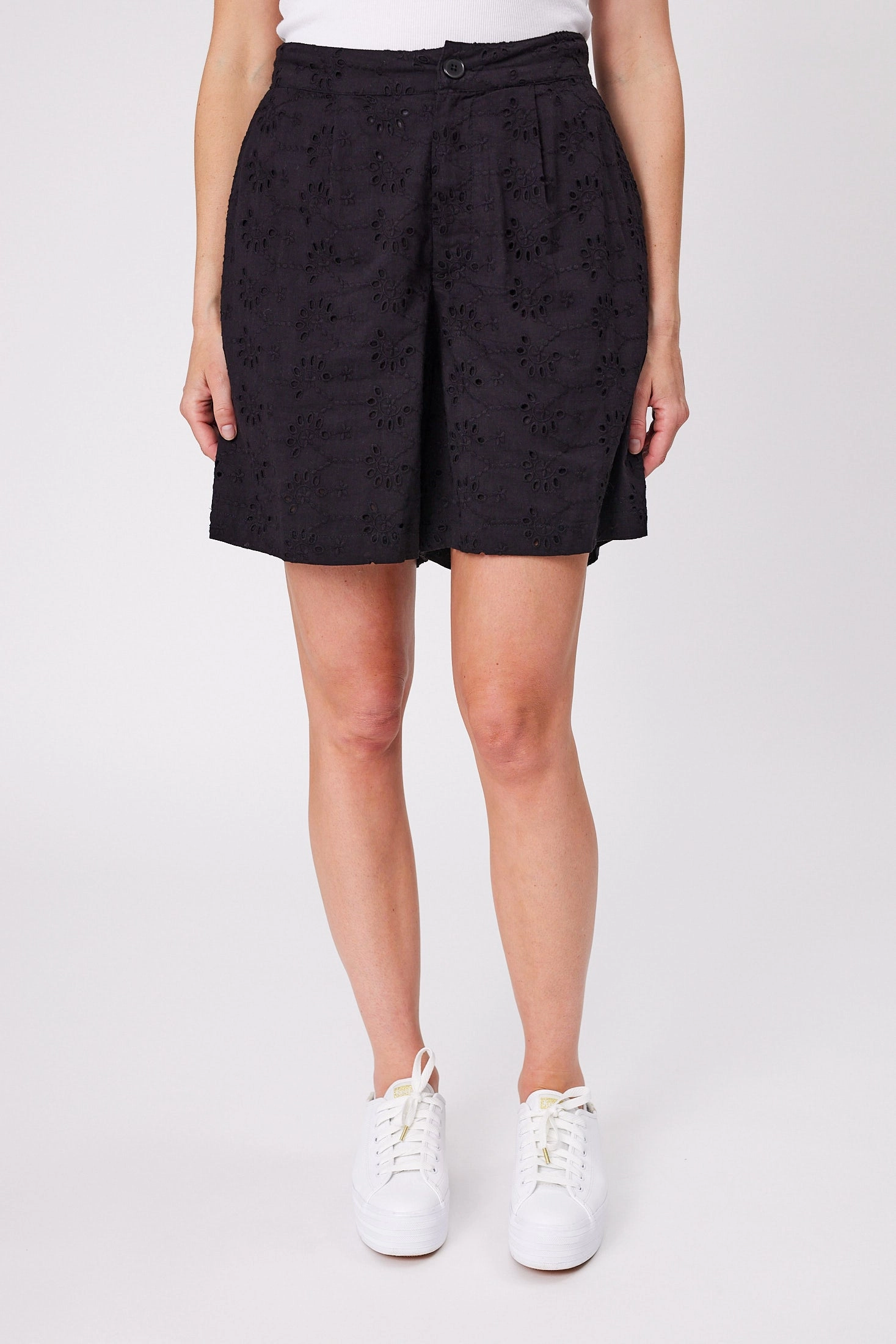 Gloss by Shine On Xanthe Broderie Shorts