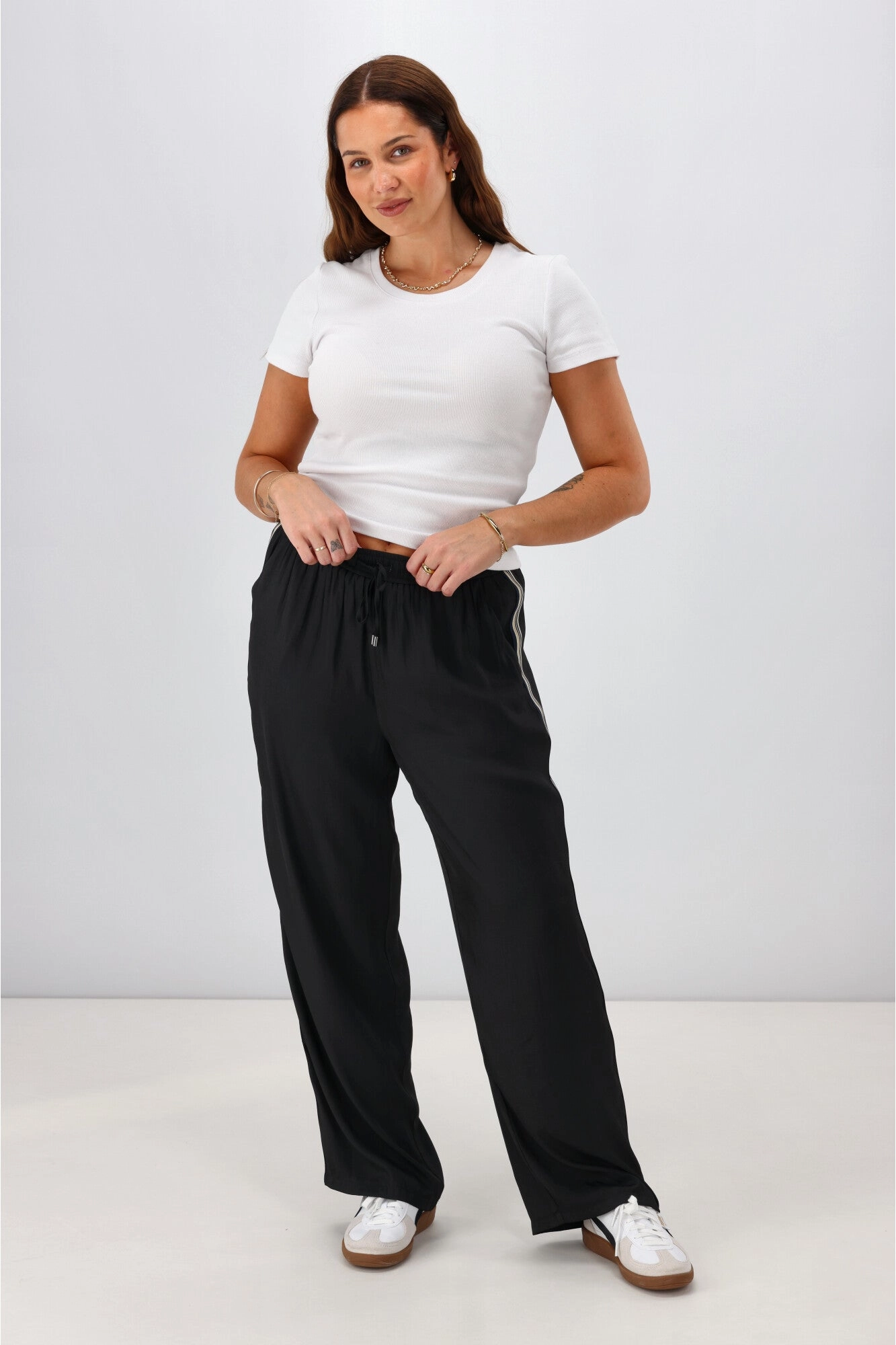 Gloss the Label Taylor Side Taped Wide Leg Pants Black