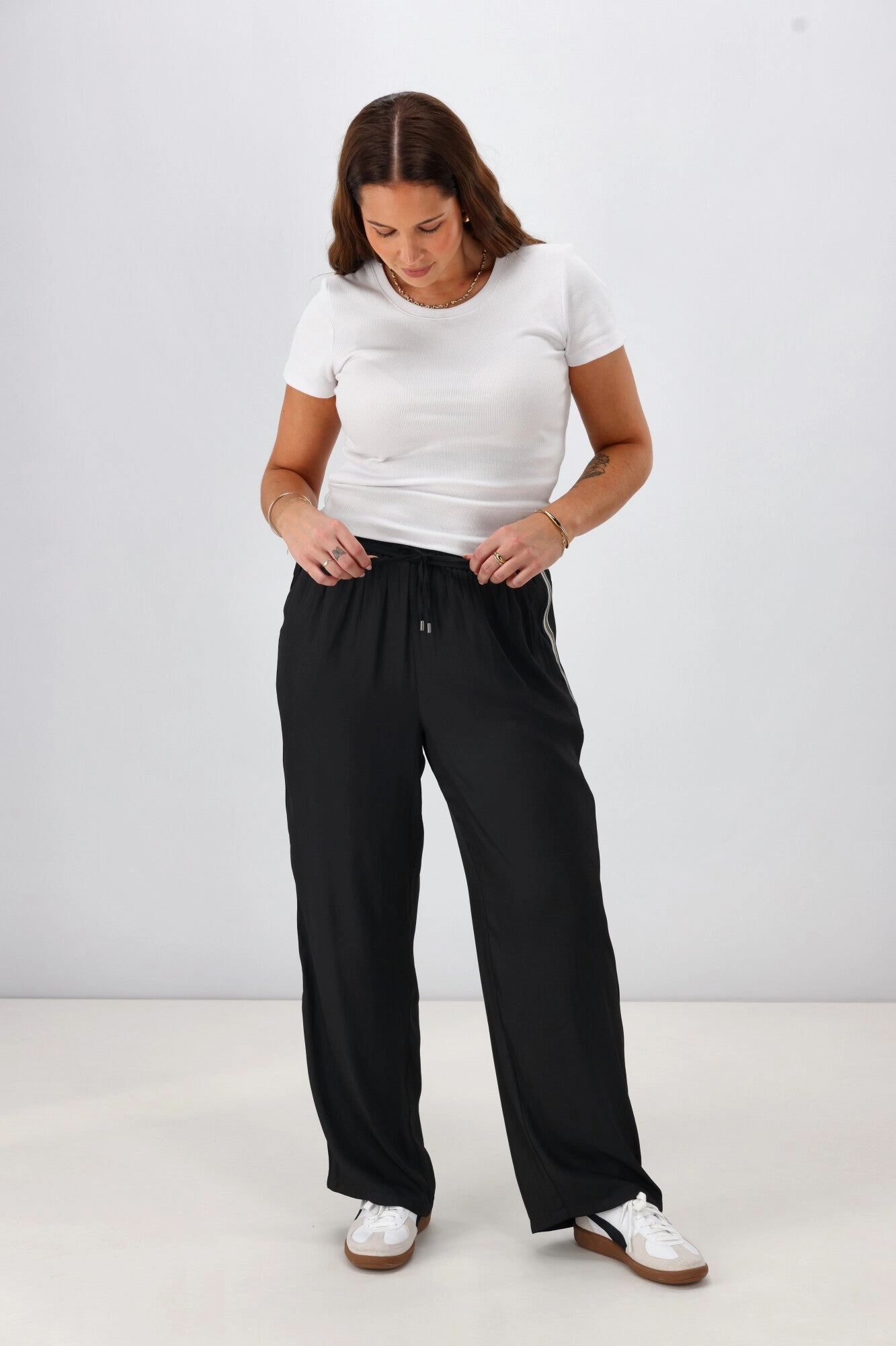 Gloss the Label Taylor Side Taped Wide Leg Pants Black