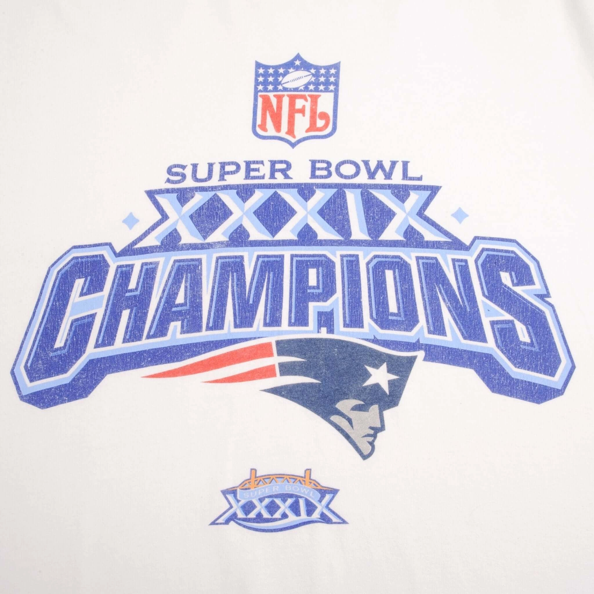 VINTAGE NFL NEW ENGLAND PATRIOTS SUPER BOWL XXXIX CHAMPIONS TEE SHIRT 2005 LARGE